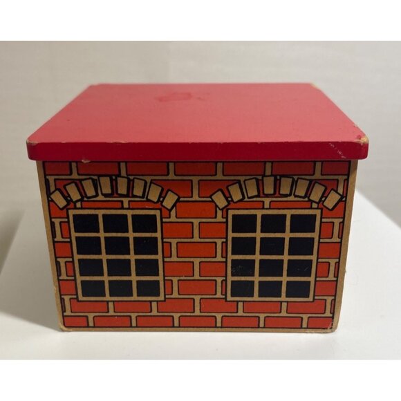 BRIO Garage Works with Thomas Train & Friends - Picture 4 of 8